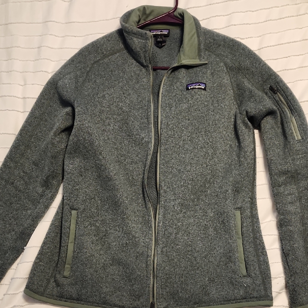 Patagonia Women's Light Olive/Sage Green Jacket Fleece